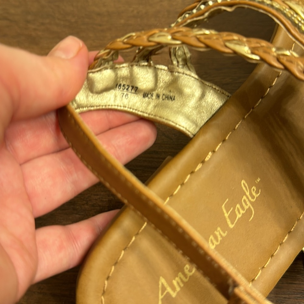 *NWT* American Eagle Sandals - Picture 5 of 7
